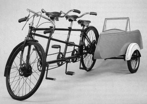 Alworth Triplet mit Watson Seitenwagen f&uuml;r den Transport von Kindern (um 1935)
